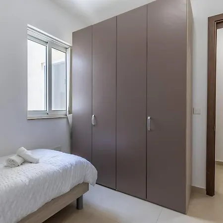 Apartament The Waves 2 Bedroom In *